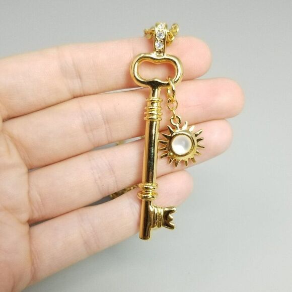 Vintage Smithsonian Institution Key To The Castle Necklace Sunburst, Long Chain - Picture 1 of 10